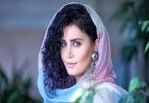 استایل چشمگیر الناز شاکردوست و خواهرش در خیابان‌های کاشان + عکس