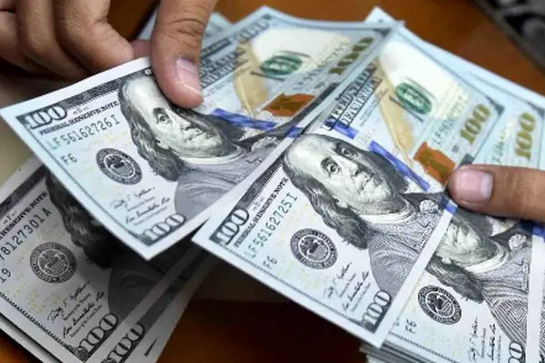 پیش‌فروش ارز چگونه انجام می‌شود؟+ جزئیات کامل و زمان‌بندی