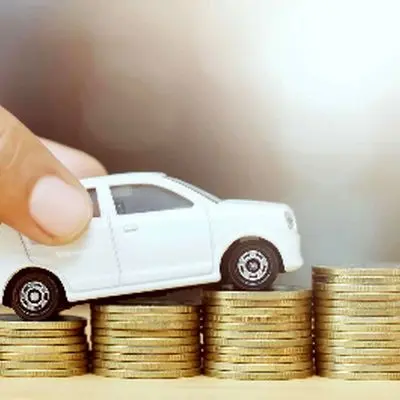 بلایی که افت قیمت دلار بر سر بازار خودرو آورد !