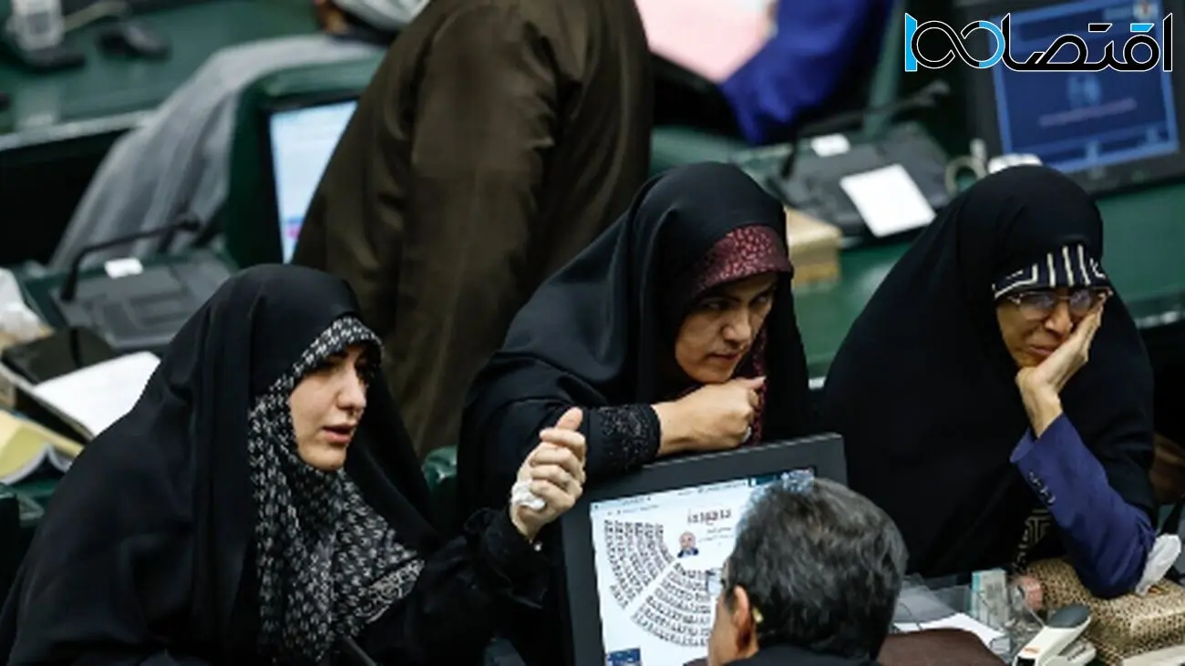 فلاحی: اکثریت آقایان در سلول های خاکستری شان، اعتقادی به توانایی زنان ندارند