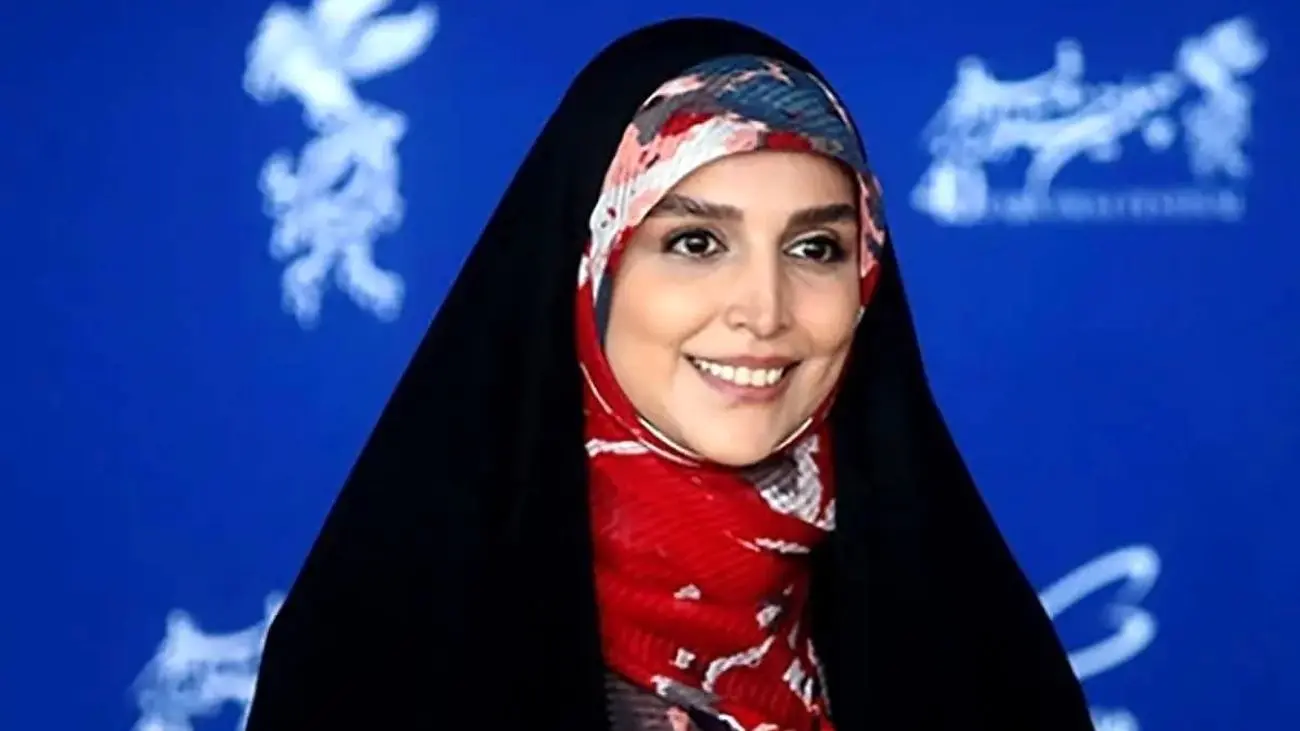 فخرفروشی مژده لواسانی با گوشی صد میلیونی اش ! + عکس جدید خانم مجری