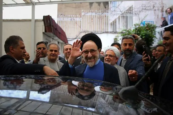 آیت‌الله فاضل لنکرانی: بی‌بندوباری با آزادی فرق دارد، آقای خاتمی!