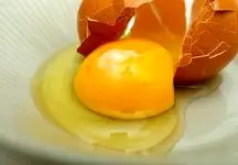دانشمندان با تغییر ژنتیک تخم مرغ‌، پروتئین‌های حساسیت‌زای آن را حذف کردند
