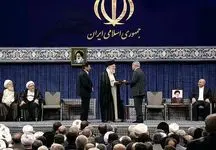 عکسی از لحظه اعطای حکم ریاست جمهوری مسعود پزشکیان از سوی رهبر انقلاب