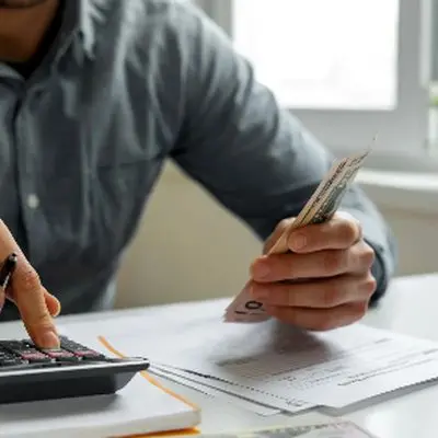 اصلاح حقوق و مزایا در سال 1404؛ کارکنان دولت منتظر چه تغییراتی باشند؟