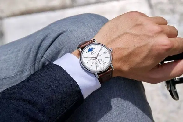 برای خوش تیپ تر شدن ساعت را روی مچ راست ببندیم یا چپ؟