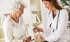 ۵ نشانه پنهان کاهش کلاژن در پوست؛ چطور روند پیری پوست را کند کنیم؟
