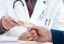 چرا مداخله افراد فاقد صلاحیت در امور پزشکی زیاد است؟