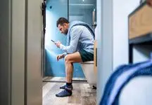 تاثیر استفاده تلفن همراه در توالت بر افزایش خطر ابتلا به بواسیر