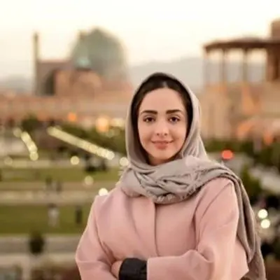 افشاگری جنجالی المیرا دهقانی درباره زندگی خانوادگی اش؛ از مطب دندانپزشکی پدر تا زندگی لاکچری خواهرش در ایتالیا!