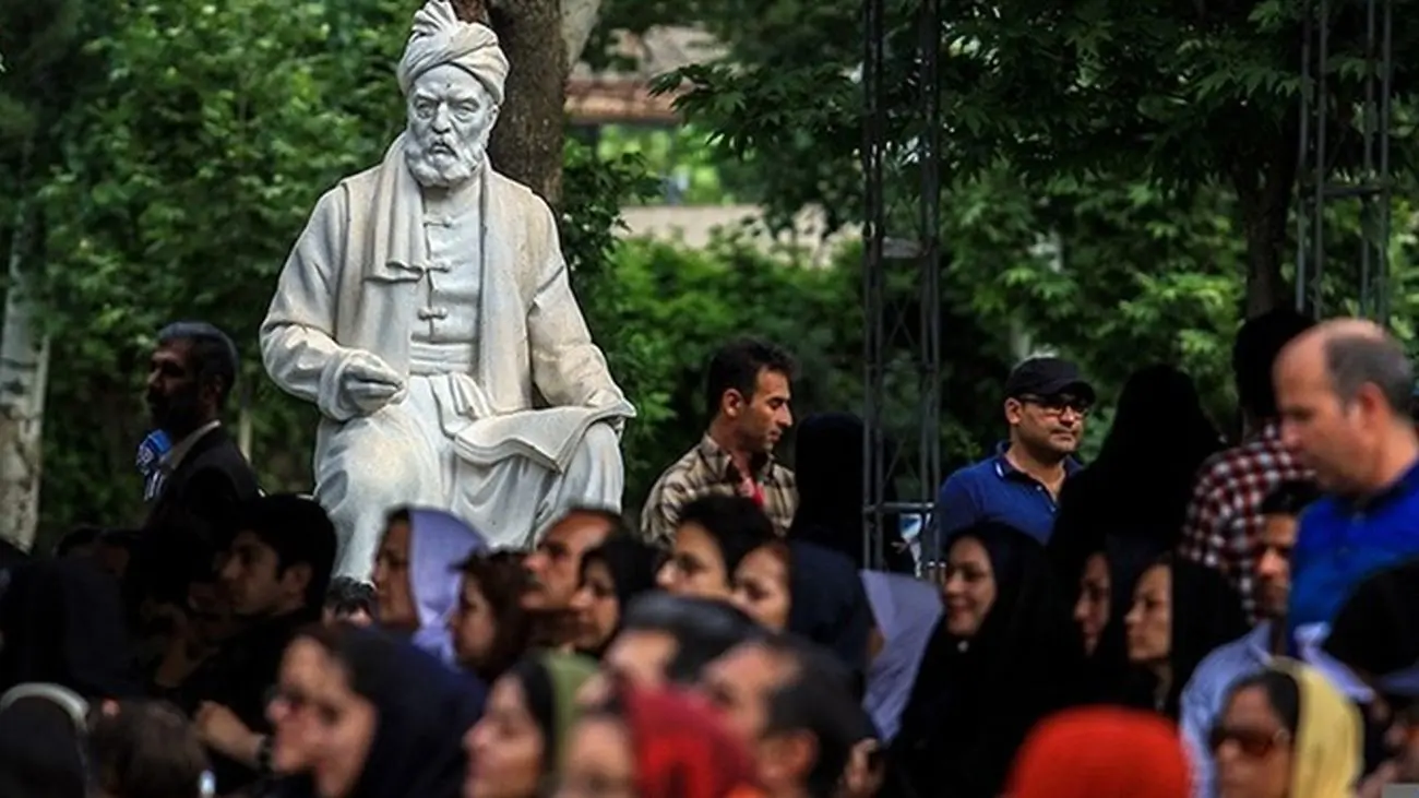 مشاجره و دعوا در مراسم بزرگداشت فردوسی در توس / حجت اشرف زاده آن وسط چه می کرد؟