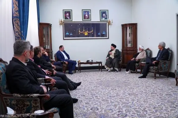 دیدار دبیر شورای عالی مناطق آزاد با آیت الله سید حسن خمینی