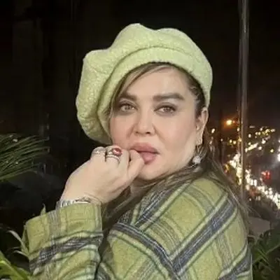 تصاویر باورنکردنی از حضور پرحاشیه بهاره رهنما در حرم