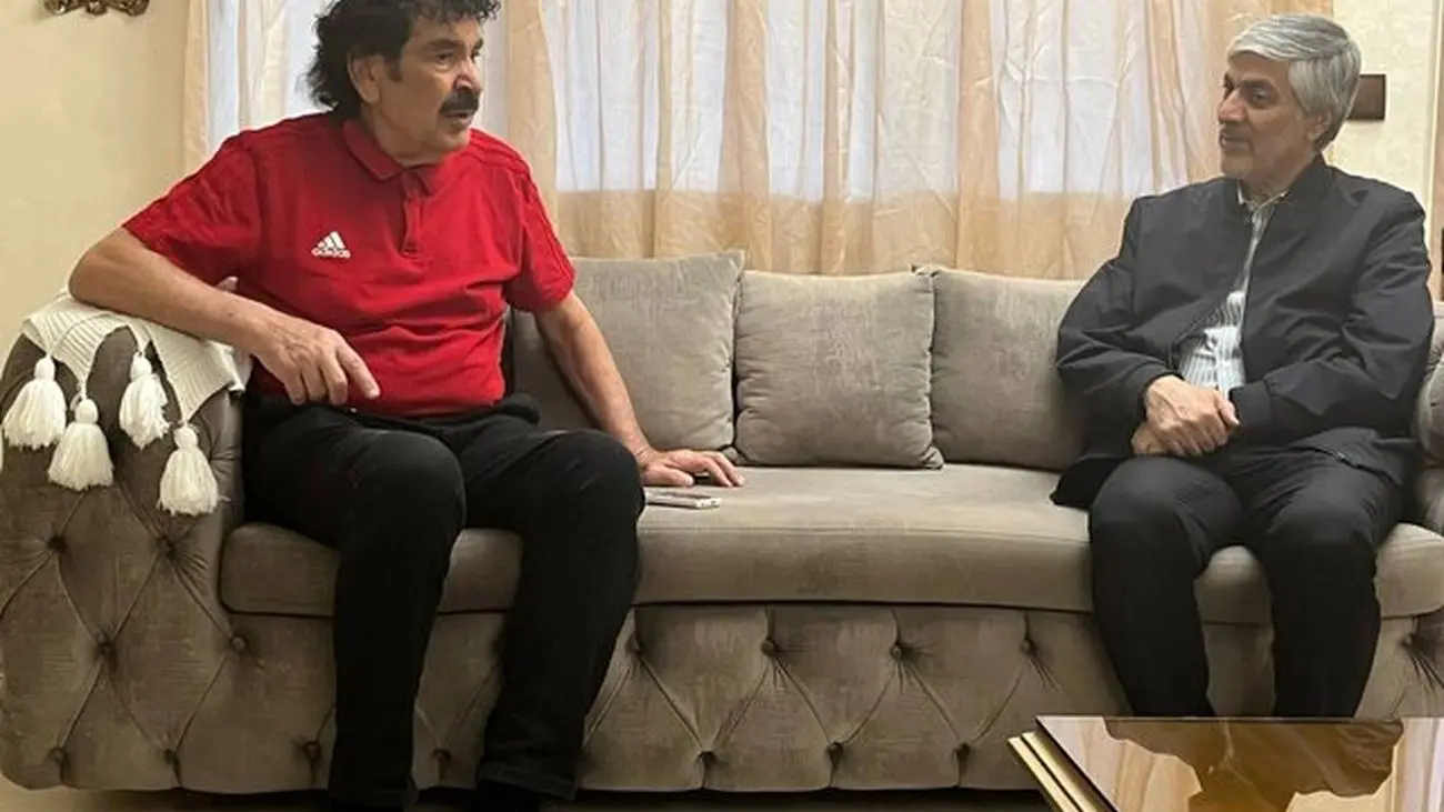 عیادت وزیر ورزش و جوانان از پیشکسوت فوتبال ایران