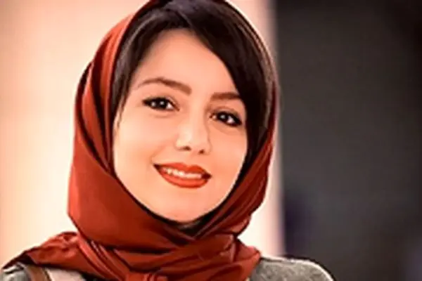 سلیقه خیره‌کننده نازنین بیاتی در طراحی دکوراسیون آپارتمانش + راز گلدان‌های غوره‌ای