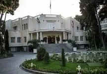 صحبت یواشکی آقای وزیر در حیاط دولت + عکس 