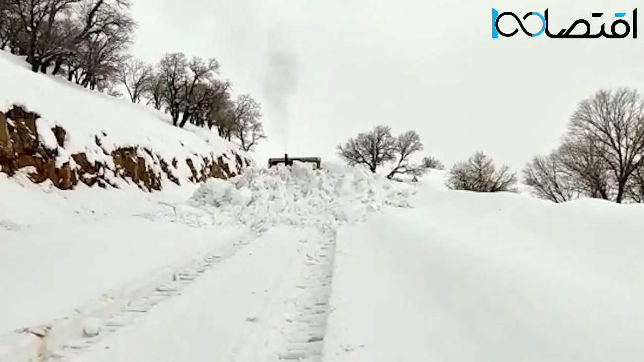 فیلم رکورد بارش برف در کوهرنگ  / راه ارتباطی 733 روستا مسدود است/ راهداری بی وقفه در تلاش برای بازگشایی مسیرها