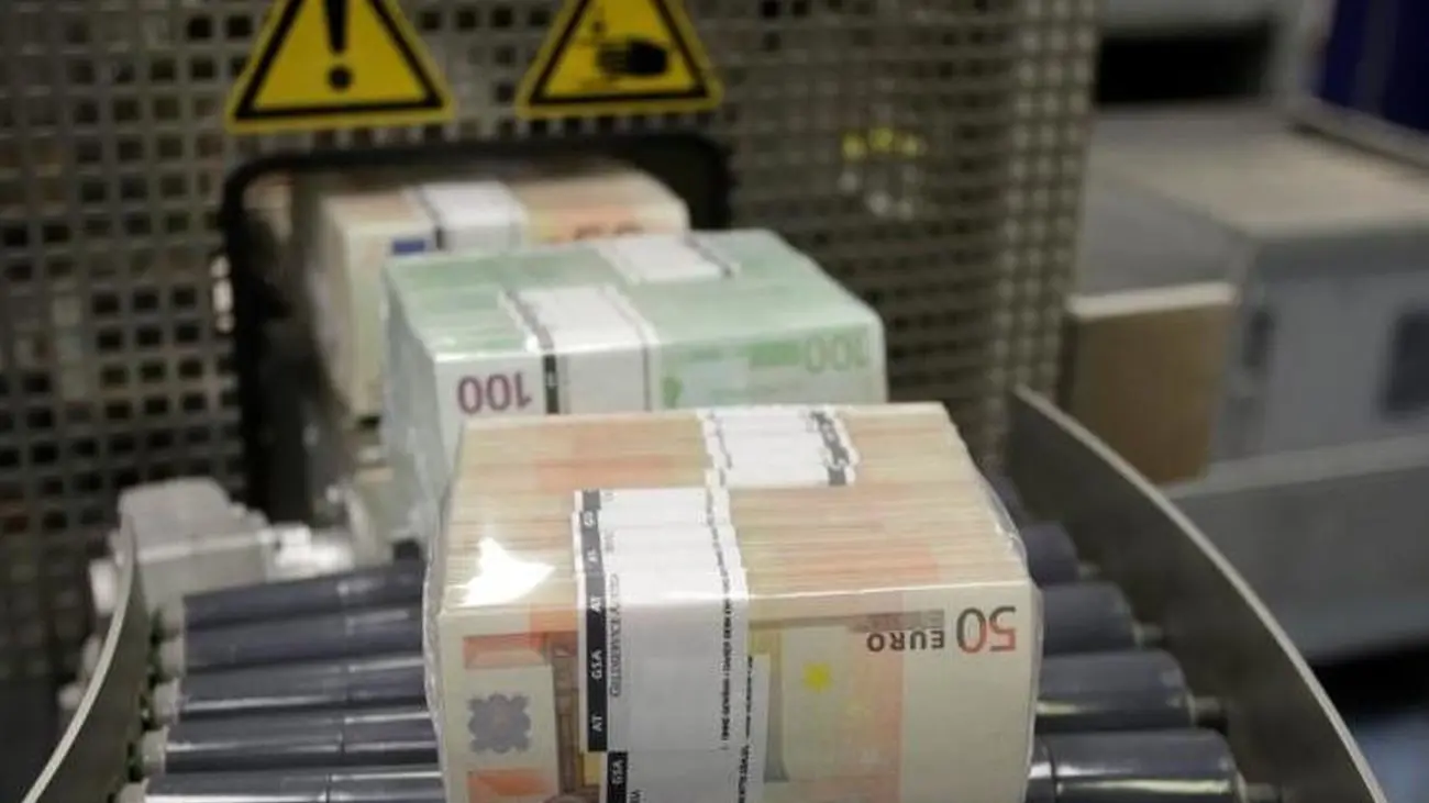 پوتین: تنها پاسخ اروپا به مشکل قیمت چاپ یورو است