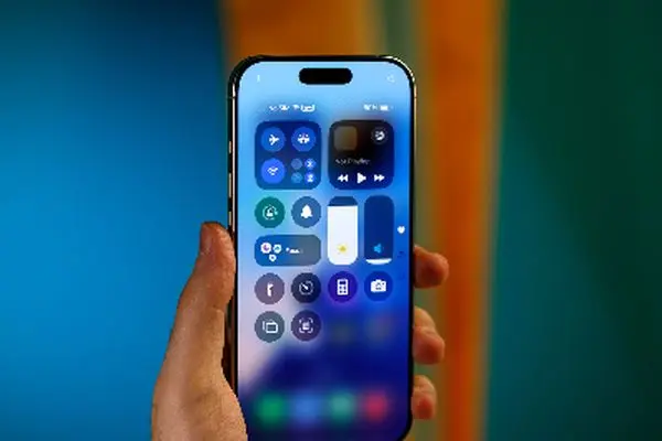 پرش تاریخی اپل! از آی‌او‌اس ۱۹ به iOS 26