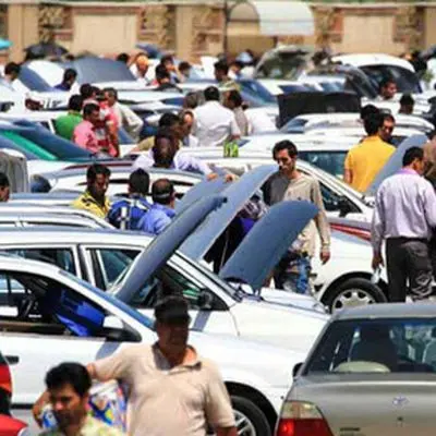 بازار خودرو قفل شد / سردرگمی در بازار؛ خریدارها عقب نشستند + جدول قیمت