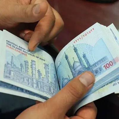 مشاغلی که صاحبانشان در ایران پول پارو می‌کنند
