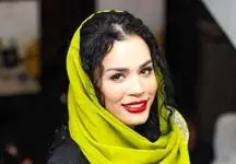  لیوان باکلاس ملیکا شریفی نیا با نوشته ای خاص در حیاط سرسبز + عکس 