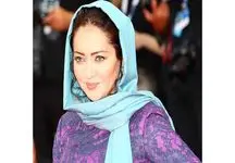 ست زیبای گوشواره و گردنبند این خانم بازیگر زیبای 50 ساله ایرانی + عکس