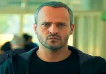 رونمایی مجتبی پیرزاده بازیگر پوست شیر از همسرش !