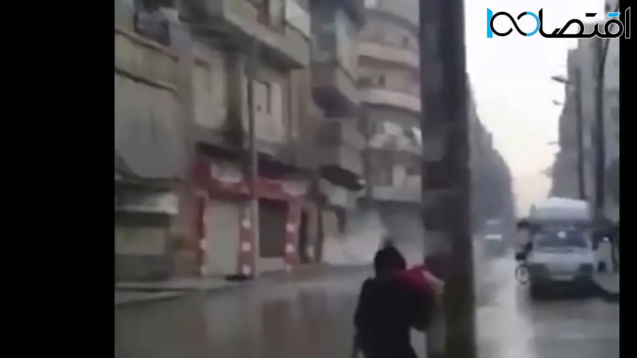 فیلم لحظه فرو ریختن ساختمانی در «حلب» سوریه بر اثر زمین‌لرزه