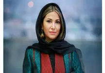 ژست شیک خانم کارگردان مطرح ایرانی با انگشتر فیروزه اش + عکس