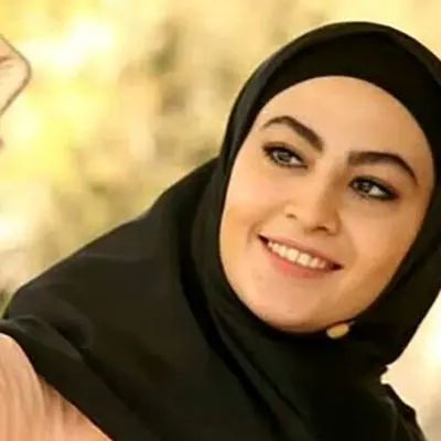 ژست بامزه آزاده زارعی و مریم مومن؛ دو ستاره جذاب بانوی عمارت و آوای باران!