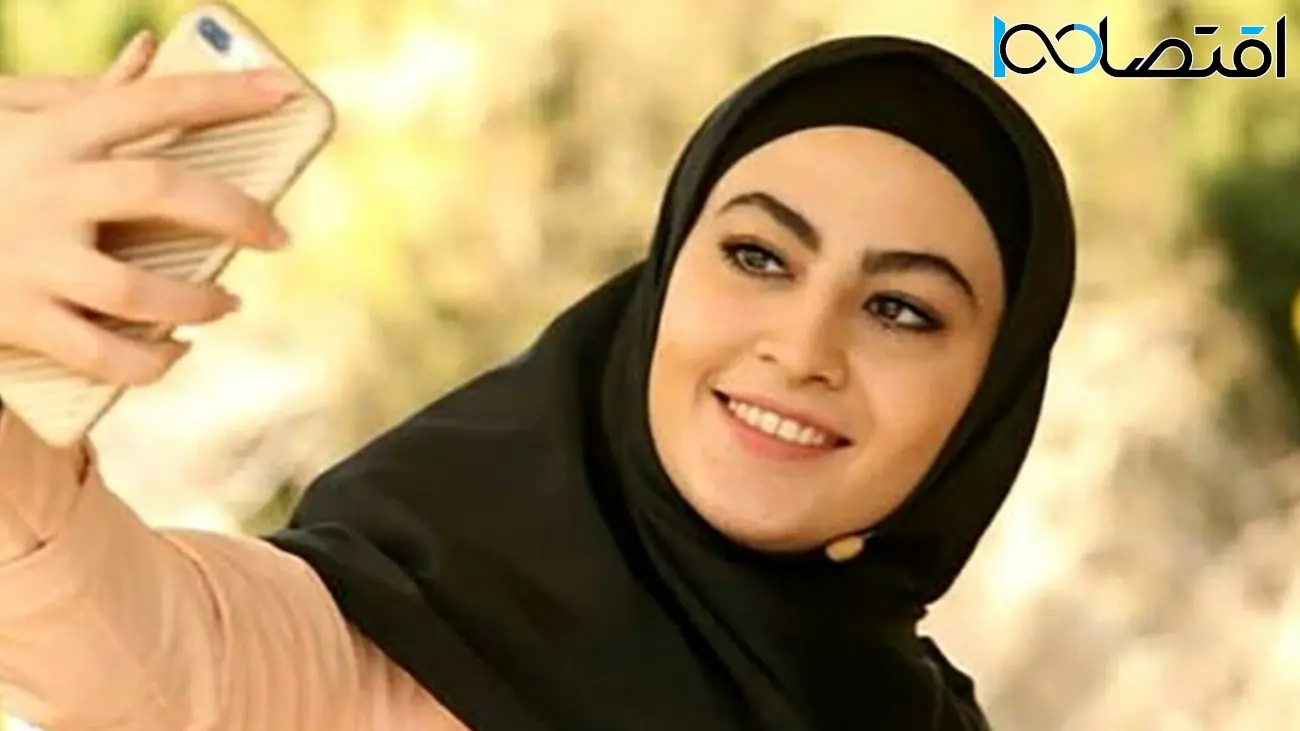 ژست بامزه آزاده زارعی و مریم مومن؛ دو ستاره جذاب بانوی عمارت و آوای باران!