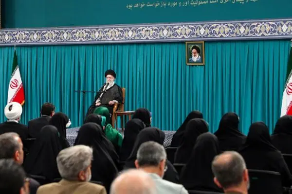 رهبر انقلاب: ضرورت کاهش سوال از مسئولان دولتی برای تقویت همکاری مجلس و دولت